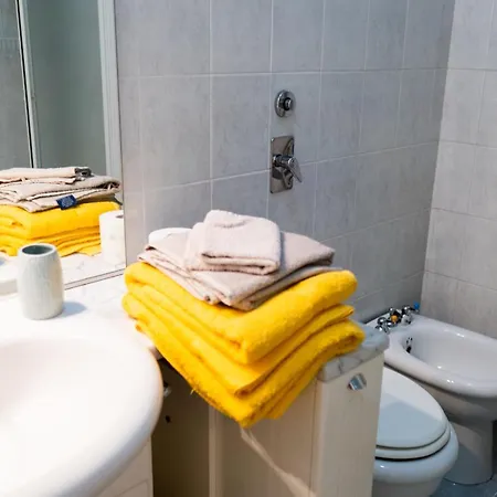 Casa Raffaella, Comodo E Tipico Bilocale Nel Centro Di Milano Exterior photo